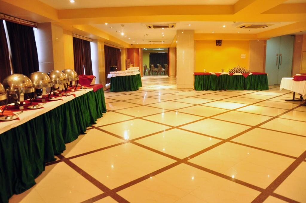 Landmark Hotel Calcutta  Esterno foto